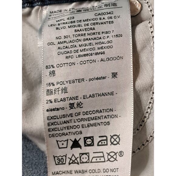 Signature Levi Strauss Jeans Capris Womens Size 22 - Picture 6 of 7